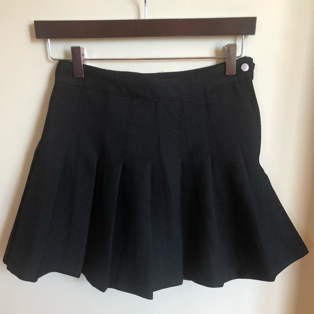 H&M Divided Pleated Skirt
